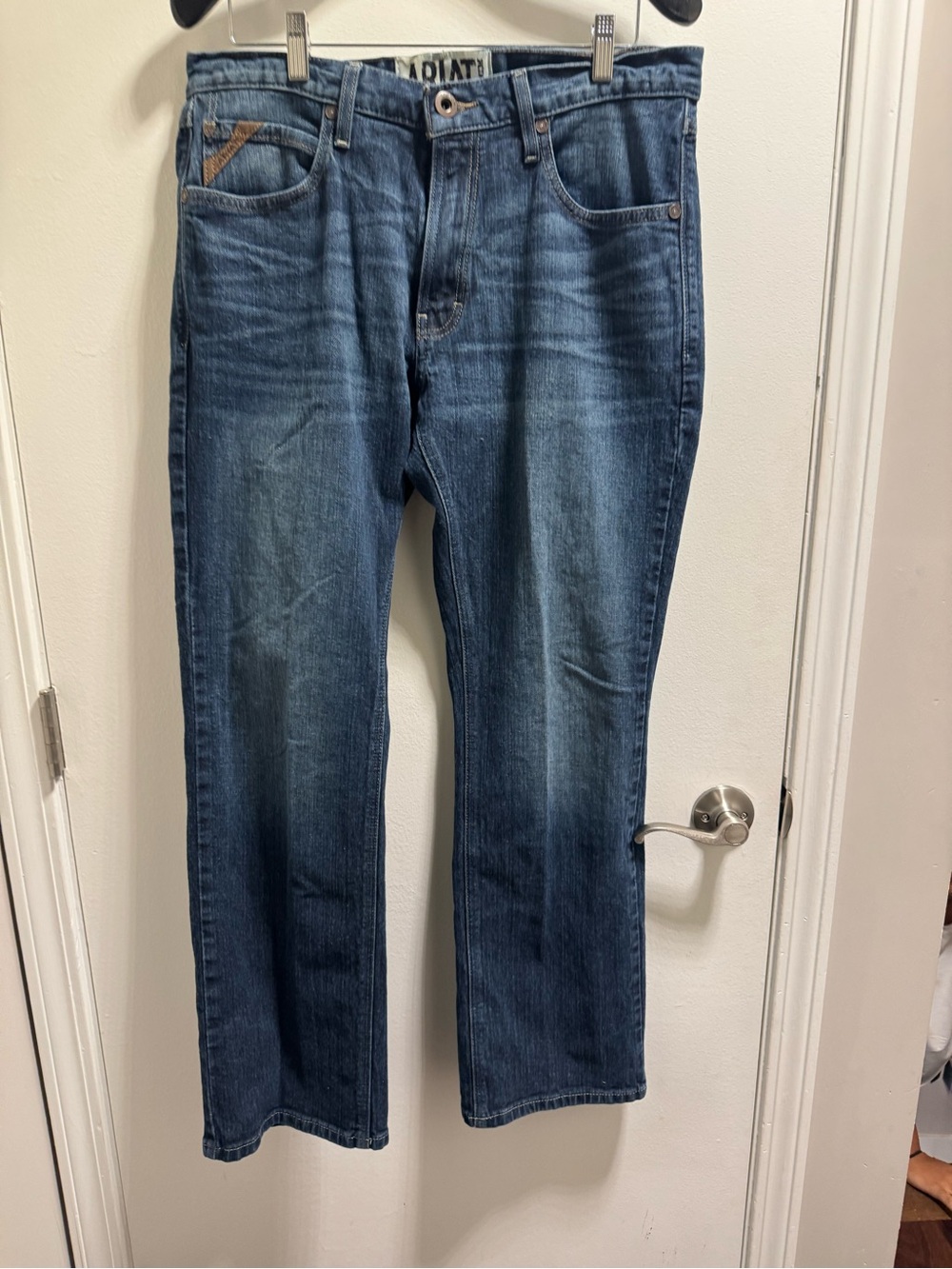 *Ariat Men's Medium Wash Straight Jeans in Blue